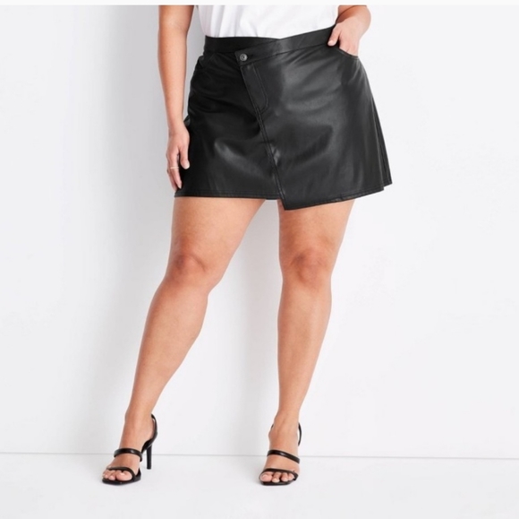NWT Future Collection Faux Leather Mini Skirt - Picture 3 of 10